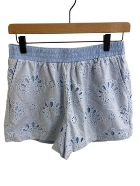 VESTIQUE EYELET SEASHELL EMBROIDERED FLORAL SHORTS BABY BLUE SIZE MEDIUM ELASTIC